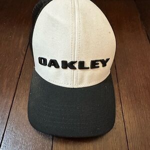 Oakley SnapBack